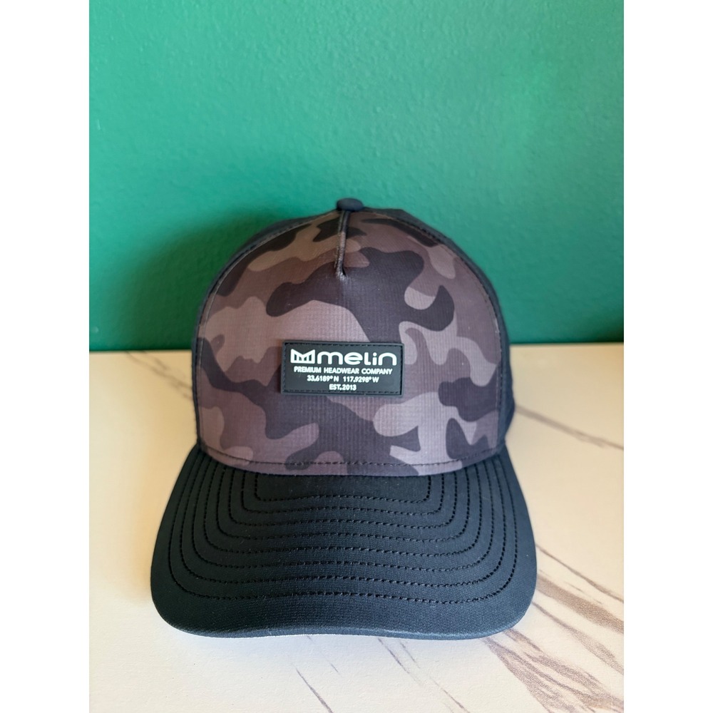 Melin Black/Gray Camo Odyssey Brick Hydro Water Resistant Snapback Hat Cap 56cm